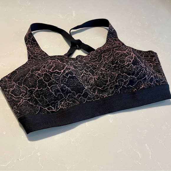 Lululemon Fine Form Bra
Lacescape Spanish Rose Black / Black - Picture 6 of 8
